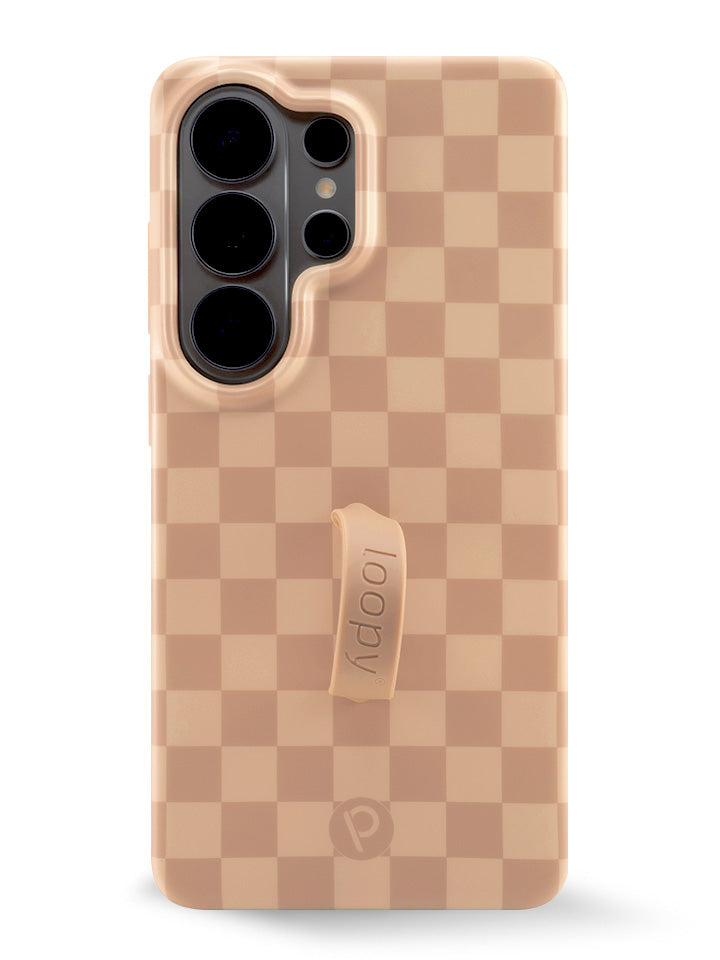 The Samsung Galaxy S26 Ultra Caramel Checkered Loopy Case.