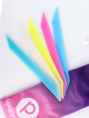 A GIF showing the color change in the Loopy Cases UV Color Changing Loop Pack.