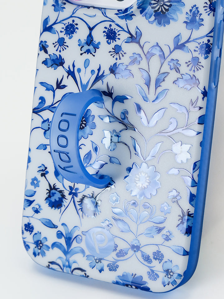 A close up of a Blue Willow Loopy Case. || feature-media