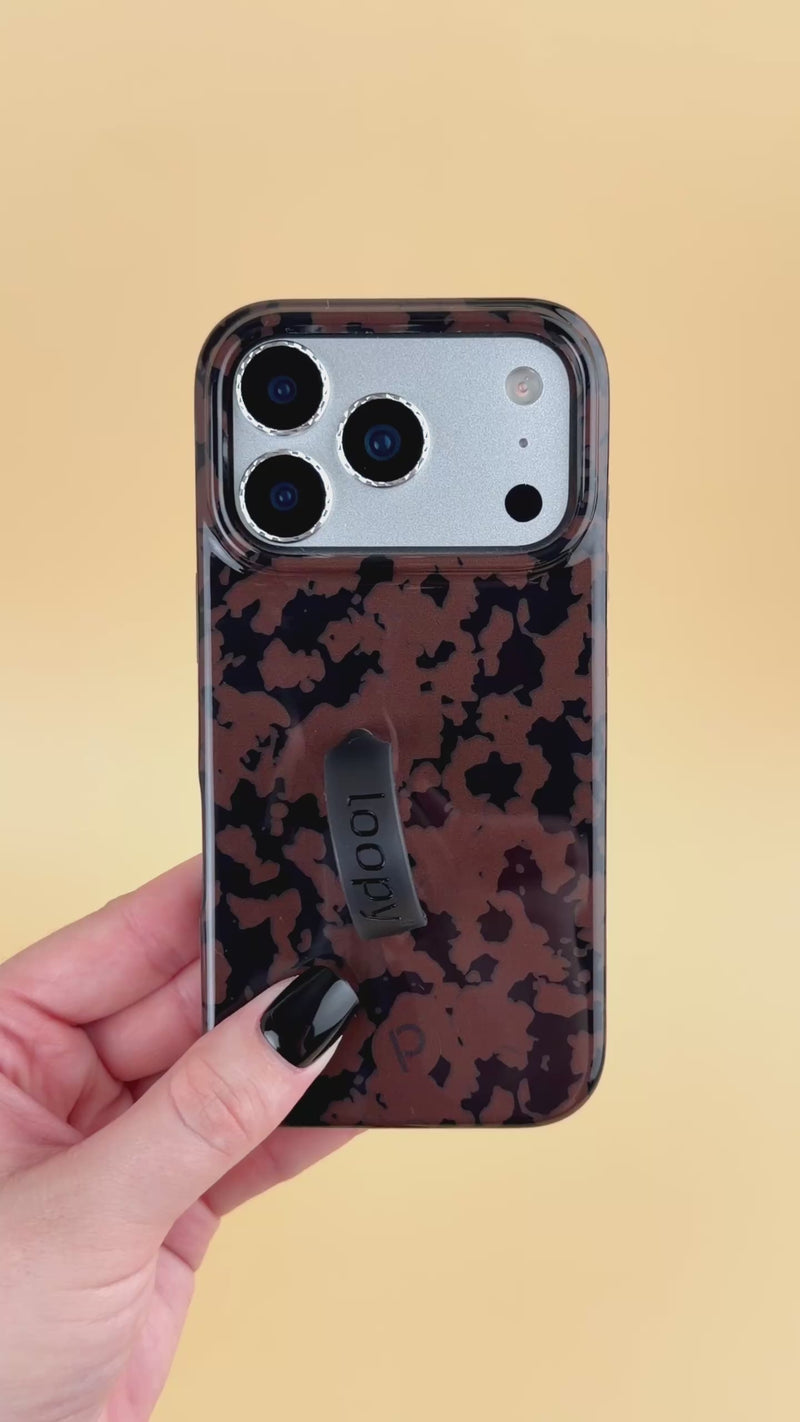 A video showing the gloss effect of a Chocolate Tortoise Loopy Case.